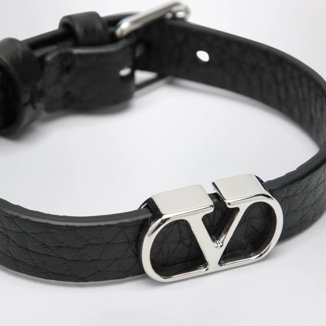 Valentino Garavani - VLogo Signature bracelet in grained calfskin leather, black