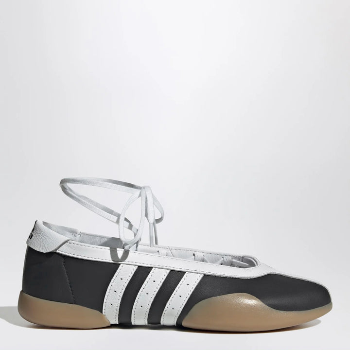adidas Originals - Mei Core Black/Cloud White/Gum Taekwondo trainers