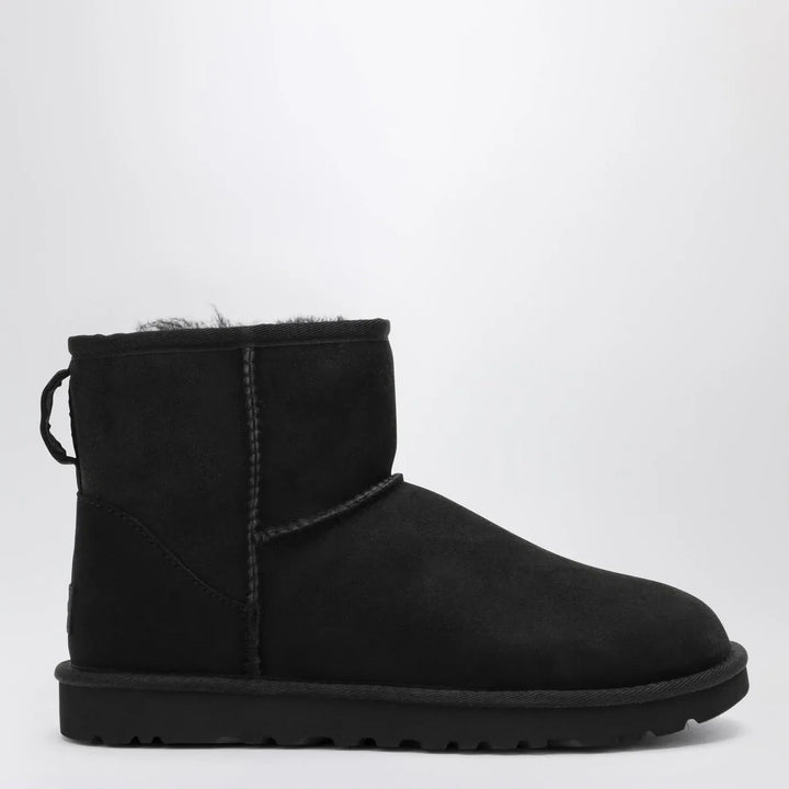UGG - Classic Mini II boots in black Brand Boots 5 US